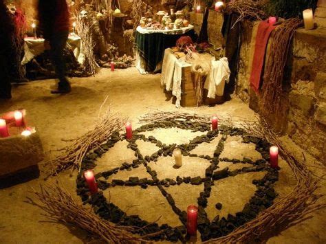 Choosing the Right Altar Cloth for your Wiccan Ritual Space